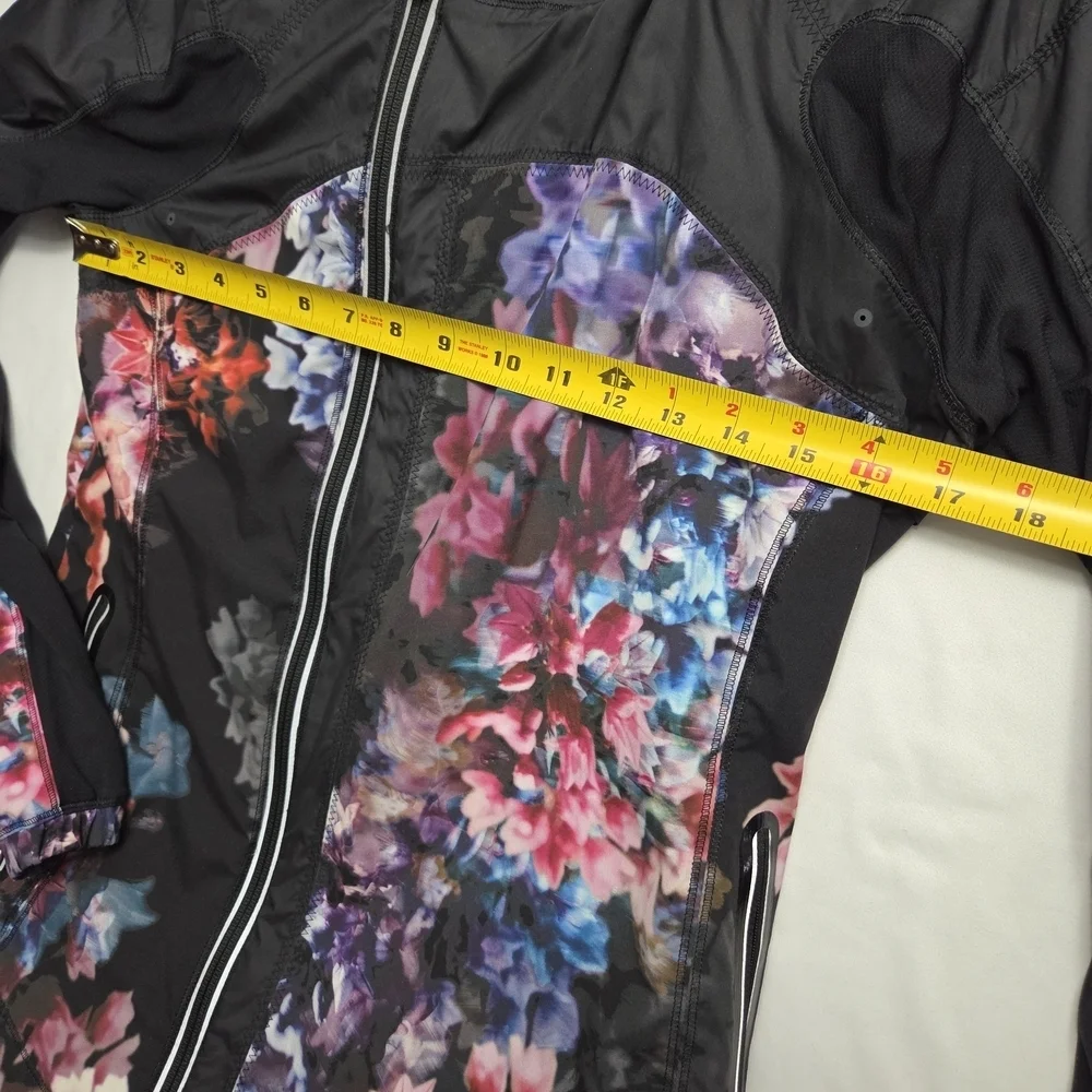 Lululemon Run For Your Life Jacket Moody Mirage Floral Size 6 - Picture 11 of 12